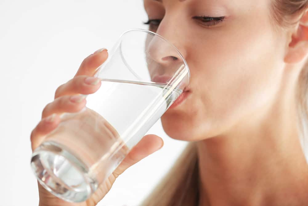 eau médicament pour les infections des voies urinaires naturelles