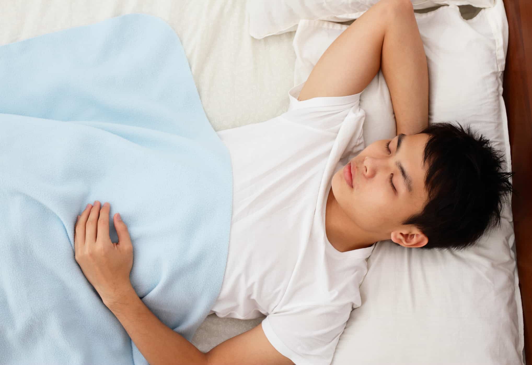 la position de sommeil affecte la digestion