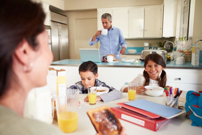 Le petit déjeuner améliore l'intelligence des enfants à l'école