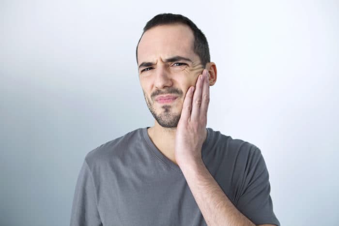 rupture des articulations de la mâchoire temporo-mandibulaire