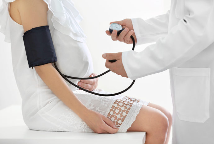 contrôler la pression artérielle des femmes enceintes