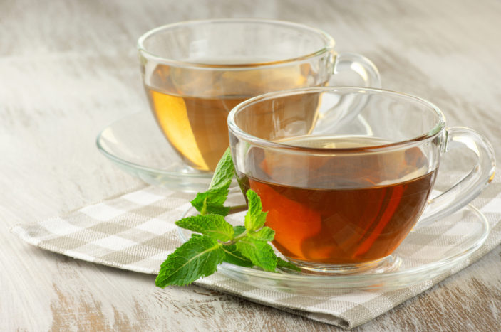 la différence entre le thé vert et le thé noir