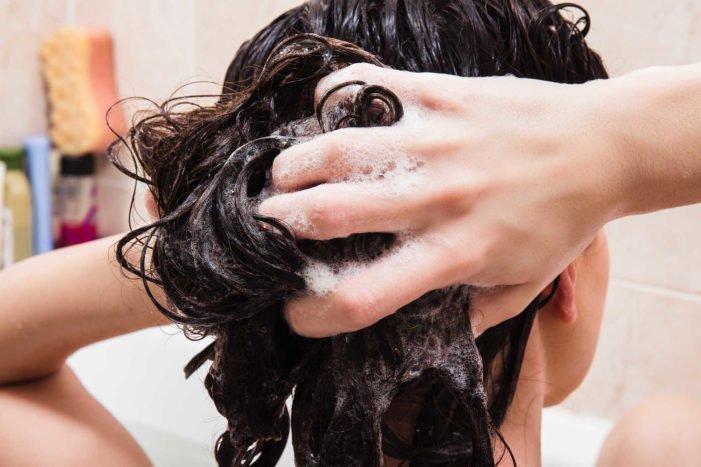 arrêter le shampooing en utilisant shampooing