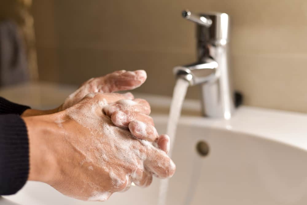 se laver les mains avant le sexe