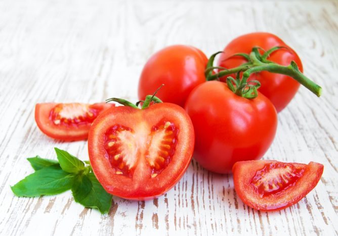 les tomates sont les bienfaits des légumes rouges